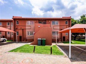 2 Bed Townhouse in Meyersdal