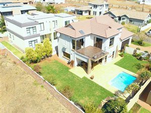 4 Bed House in Raslouw Glen