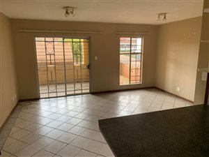 2 Bed Townhouse in Die Hoewes