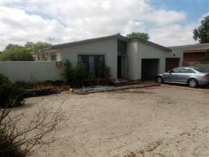 4 Bed House in Oakdene