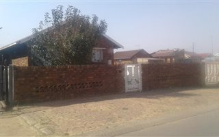 2 Bedroom House in Kwa Thema