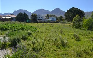 3220 m² Land available in Sir Lowrys Pass