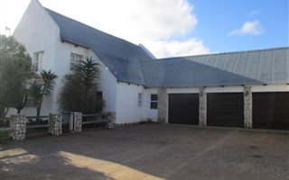 5 Bedroom House in Long Acres