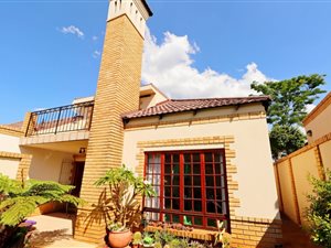 4 Bed Townhouse in Highveld