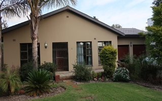 5 Bedroom House in Amandelrug