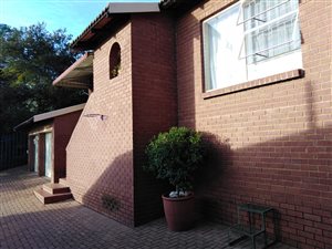 2 Bed Garden Cottage in Wilro Park