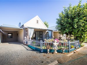 2 Bed House in Oudtshoorn