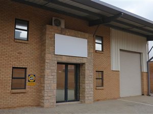 355 m² Industrial space in Willow Park Manor