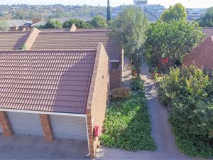 2 Bed House in Groenkloof