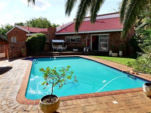 4 Bed House in Flamwood
