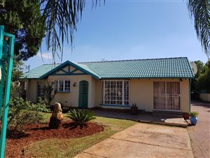 3 Bed House in Heuweloord
