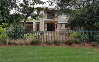 2 Bedroom Flat in Lakeside Village