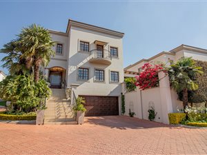 4 Bed House in Hyde Park