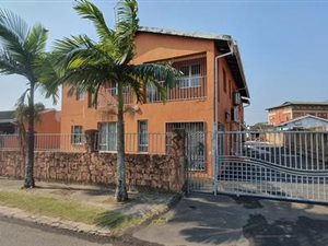 7 Bed House in Rockford