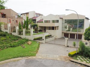 7 Bed House in Northcliff