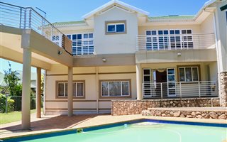 5 Bedroom House in Somerset Park