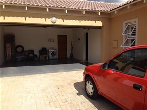 3 Bed House in Pomona