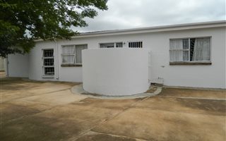 4 Bedroom House in Mlungisi