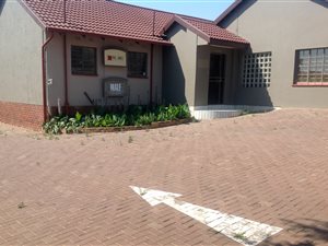 285 m² Commercial space in Glenvista