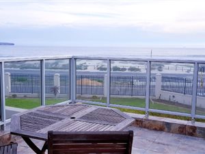 3 Bed Townhouse in Blouberg Rise