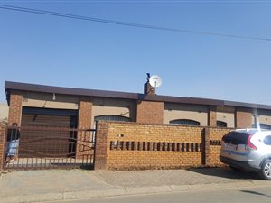 3 Bed House in Mofolo North