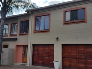 5 Bed Townhouse in Woodhill