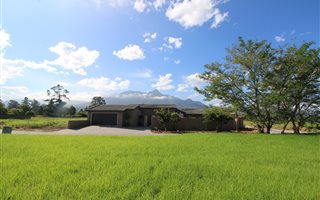 863 m² Land available in Die Bult