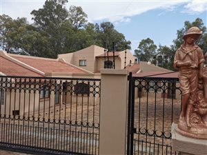 450 m² Commercial space in Olivedale