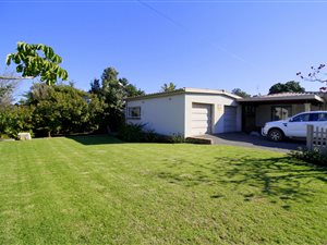 4 Bed House in Strand North
