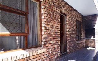2 Bedroom Townhouse in Scheepers Heights