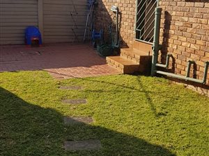 2 Bed Townhouse in Pierre van Ryneveld