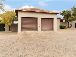 3 Bed Townhouse in Honeydew Manor