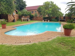 2 Bed Townhouse in Zwartkop