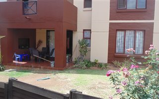 2 Bedroom House in Bromhof