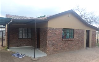 4 Bedroom House in Claremont