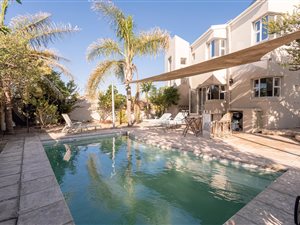 4 Bed House in Sunset Beach