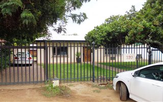 3 Bedroom House in Bellevue
