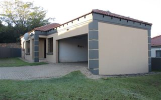 3 Bedroom House in Jackaroo Park