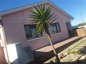 5 Bed House in Lotus River