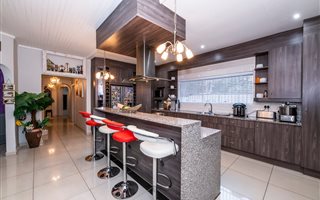 5 Bedroom House in Alberante