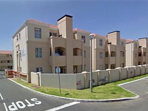 3 Bedroom Apartment in Uitzicht
