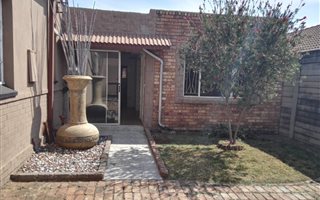 3 Bedroom Garden Cottage in Casseldale
