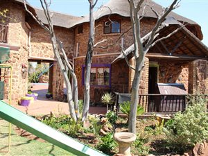 21.8 ha Farm in Boekenhoutskloof and surrounds