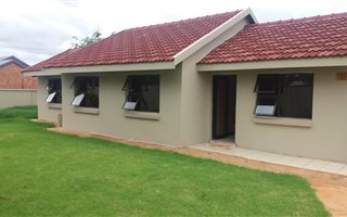 3 Bedroom House in Nylpark
