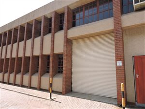 315 m² Industrial space in Ferndale