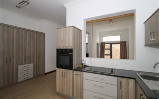 1 Bedroom Apartment in Emmarentia