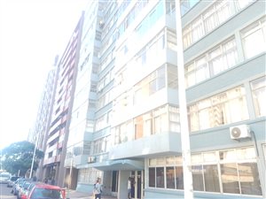 2 Bed Flat in Point Waterfront