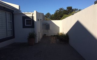 1 Bedroom Flat in Edgemead