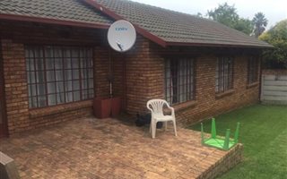 Studio apartment in Country View