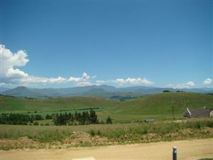 2511 m² Land available in Underberg